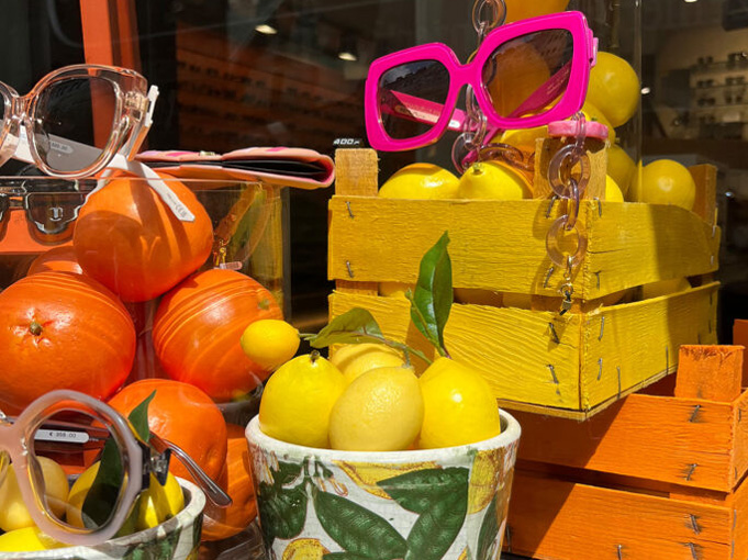schaufenster-dekoration-fuer-optiker-koeln-bonn-koblenz-carsten-bolz